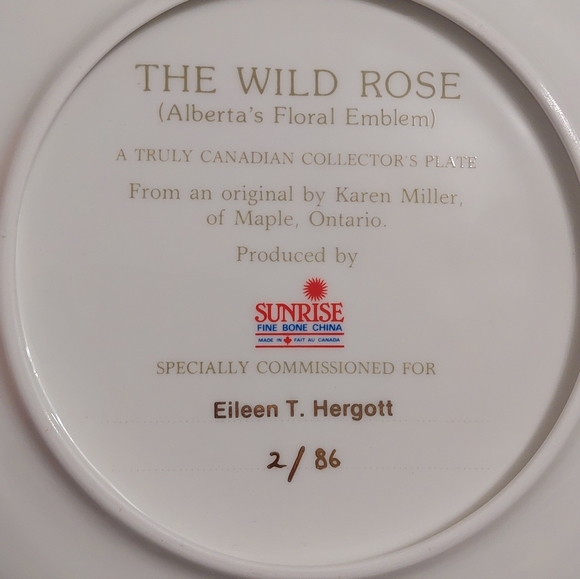 Alberta Wild Rose Sunrise Bone China Collector Plate Provincial Flower Emblem - Picture 4 of 5